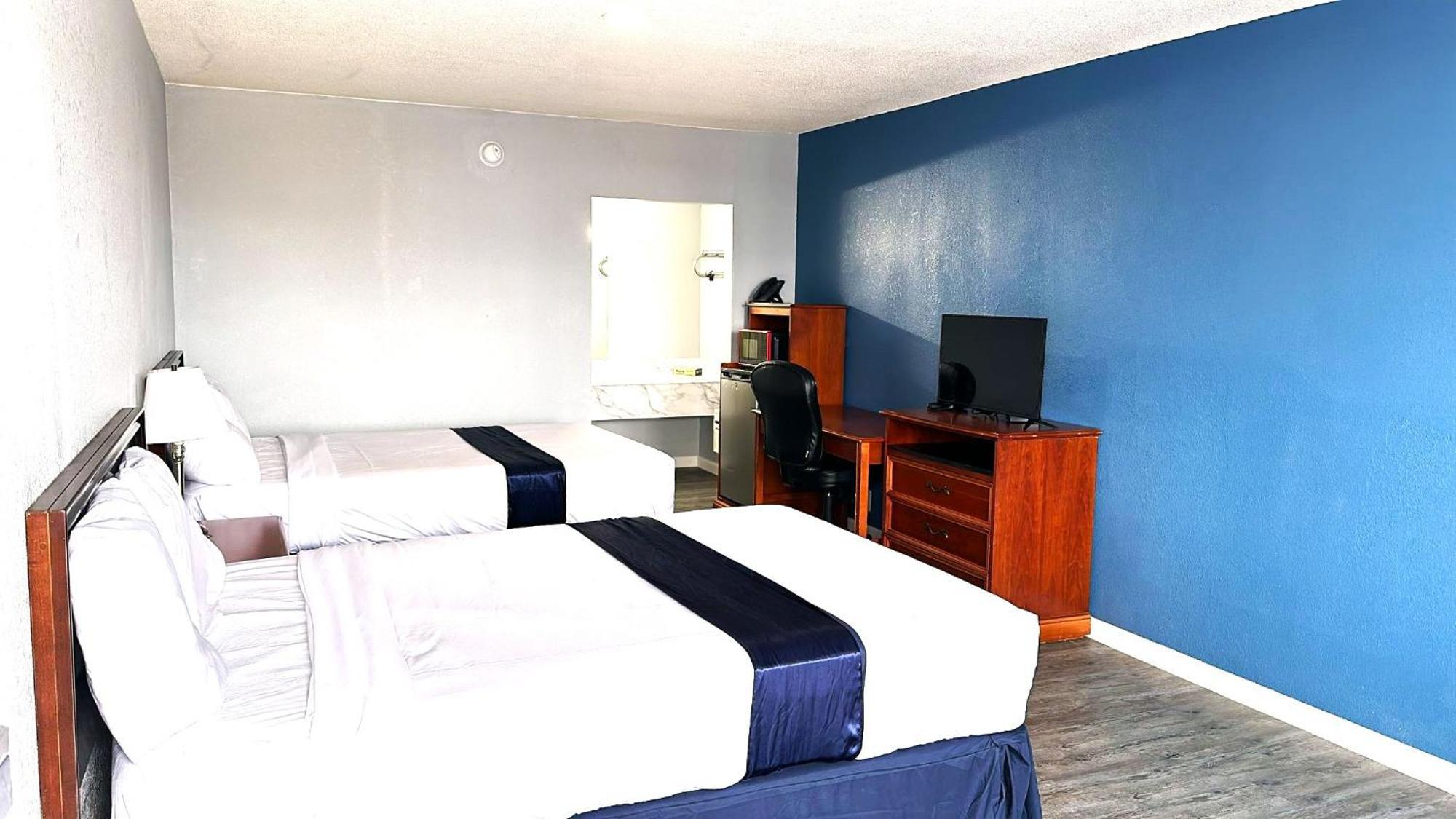 Travelodge By Wyndham Salisbury Md Exterior photo
